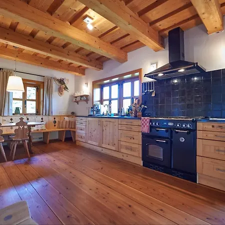 Lubka Chalet