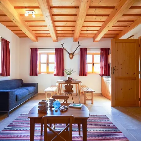 בקתה Lubka Lucatin